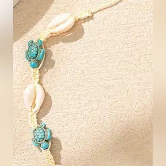 Seashell Bead Sea Turtle Adjustable Necklace - Picture 3 of 3